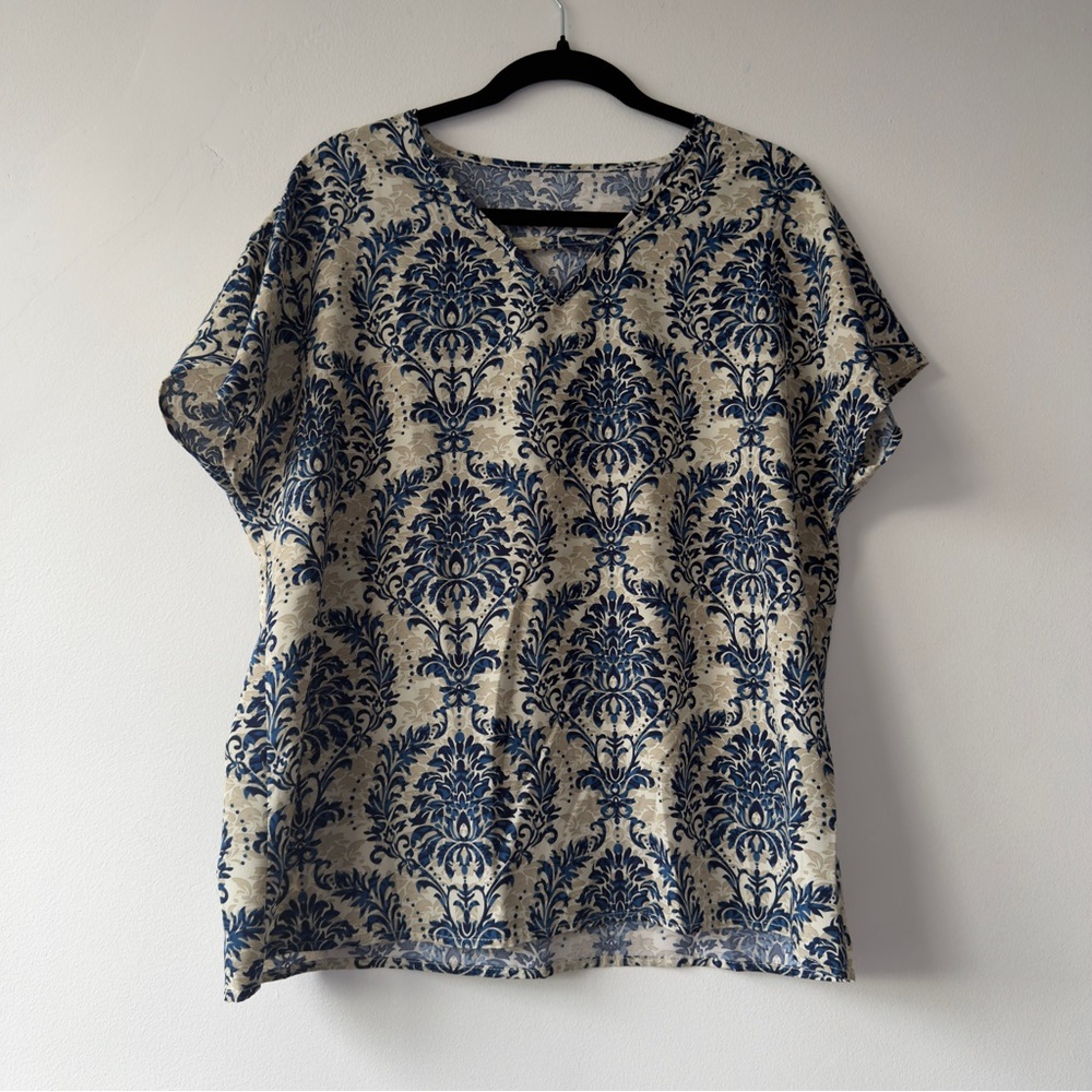 Blue and‎ Tan Damask V-Neck Short Sleeve Blouse XXL Relaxed Fit Top